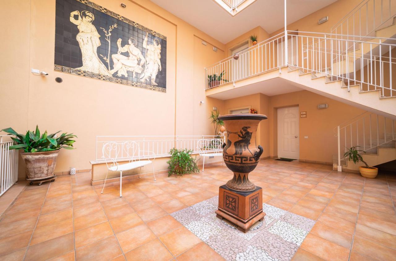 Apartament Il Cortile Delle Esperidi Lecce Zewnętrze zdjęcie